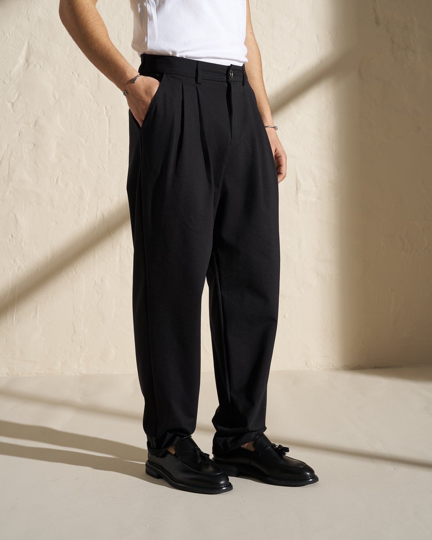 Tailored Pleated Trousers – Black