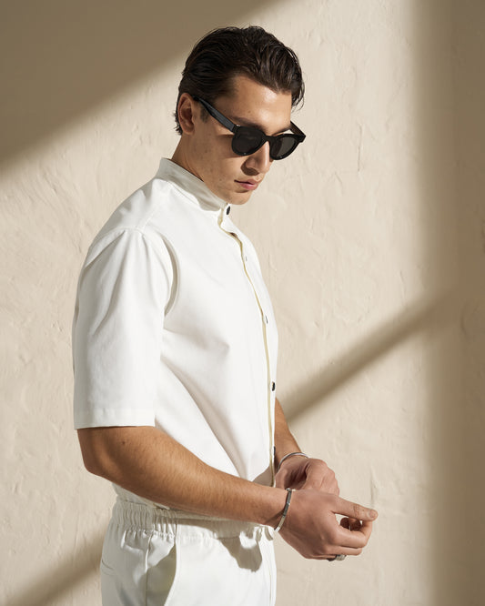 SHORT-SLEEVE MANDARIN COLLAR SHIRT