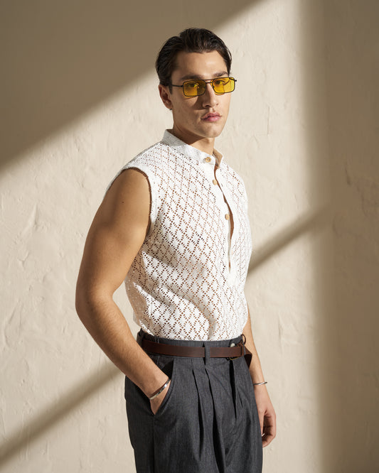 SLEEVELESS TEXTURED KNIT SHIRT