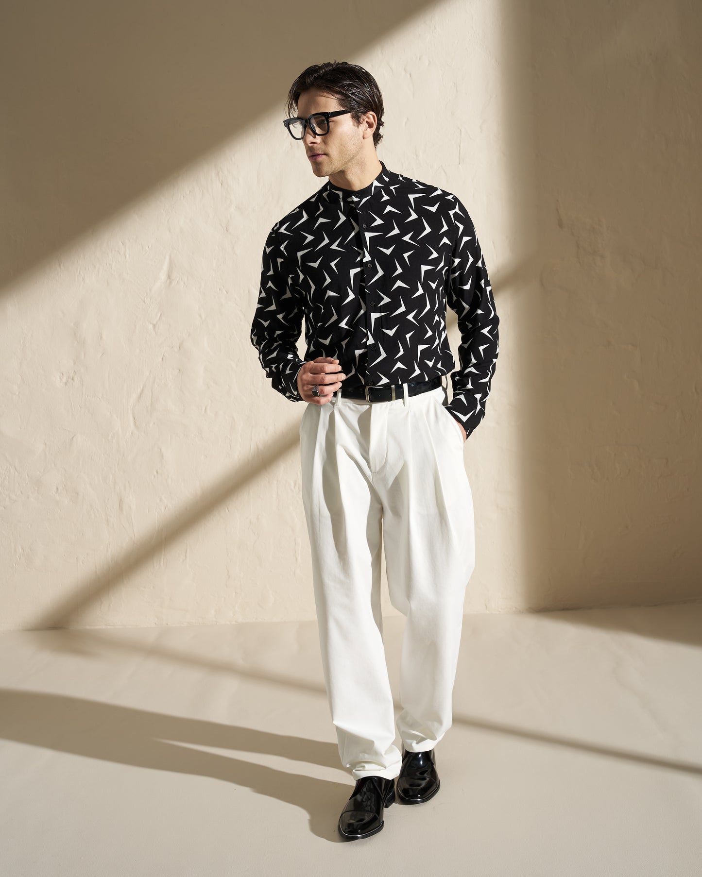 PRINTED MAO COLLAR SHIRT – BLACK & WHITE