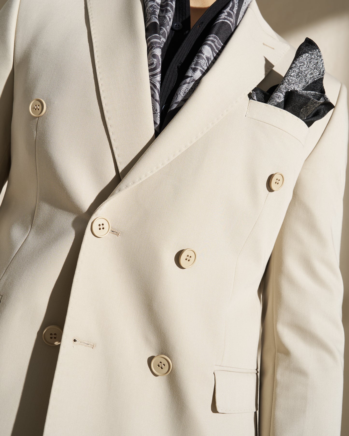 Men’s Lightweight Double-Breasted Blazer – Beige