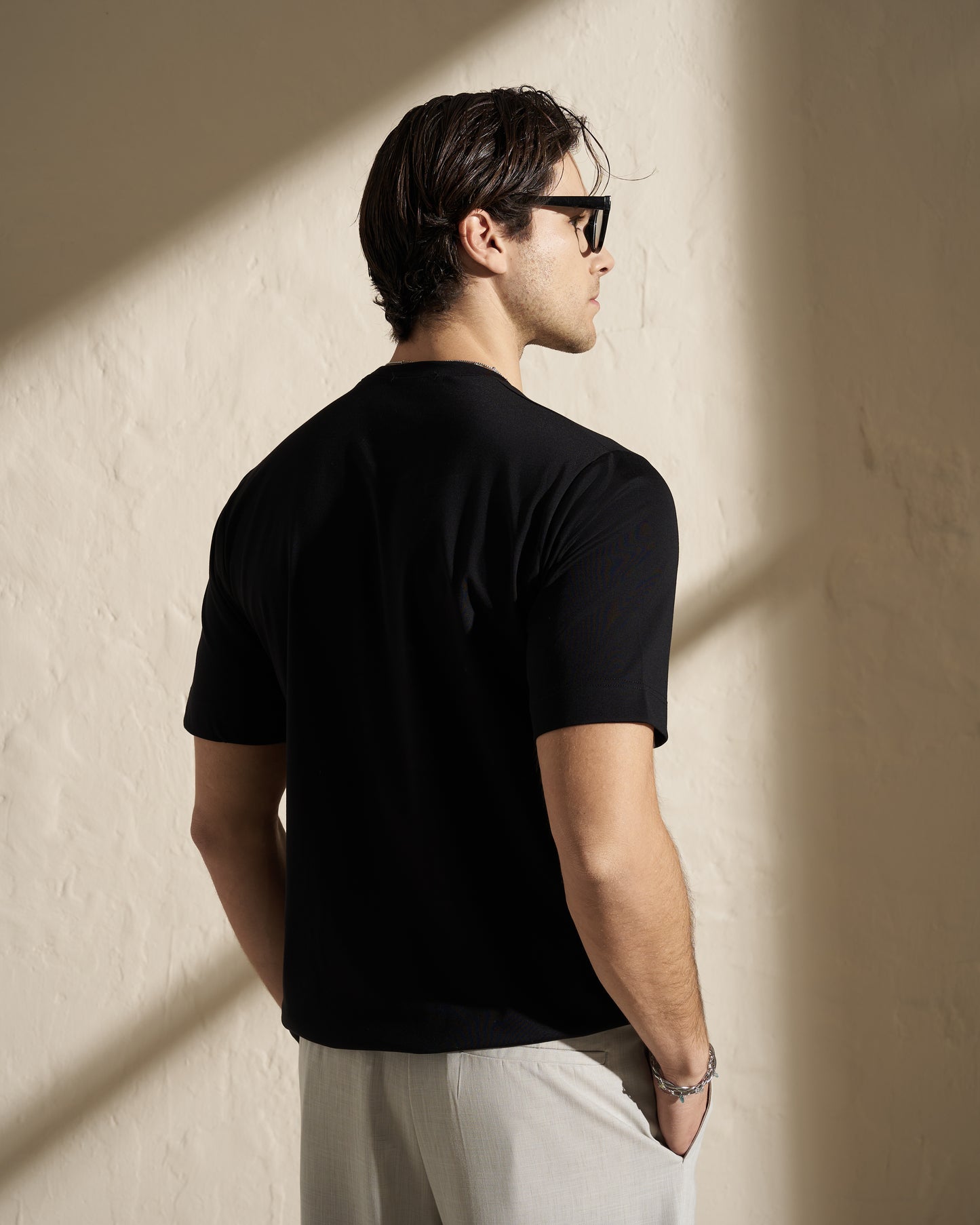 Essential T-Shirt – Black