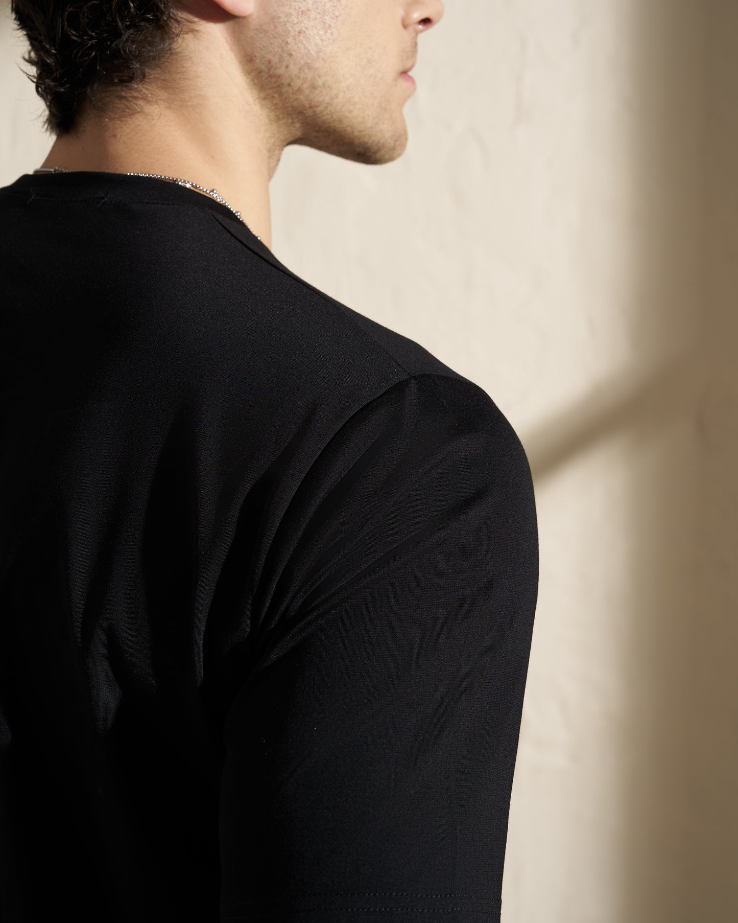 Essential T-Shirt – Black