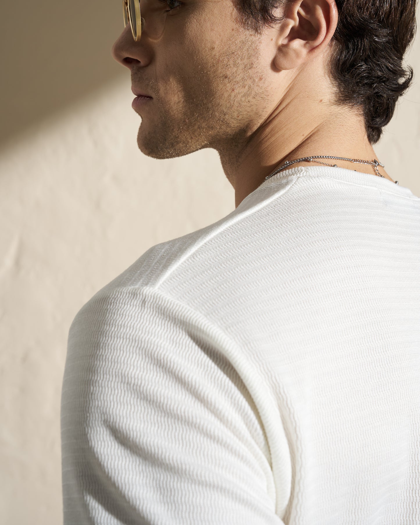 TEXTURED SHORT SLEEVE T-SHIRT