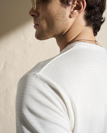 TEXTURED SHORT SLEEVE T-SHIRT