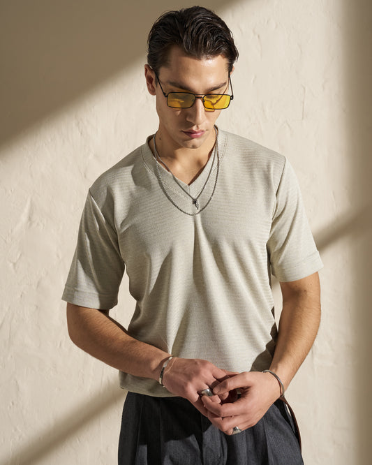 KNITTED V-NECK T-SHIRT