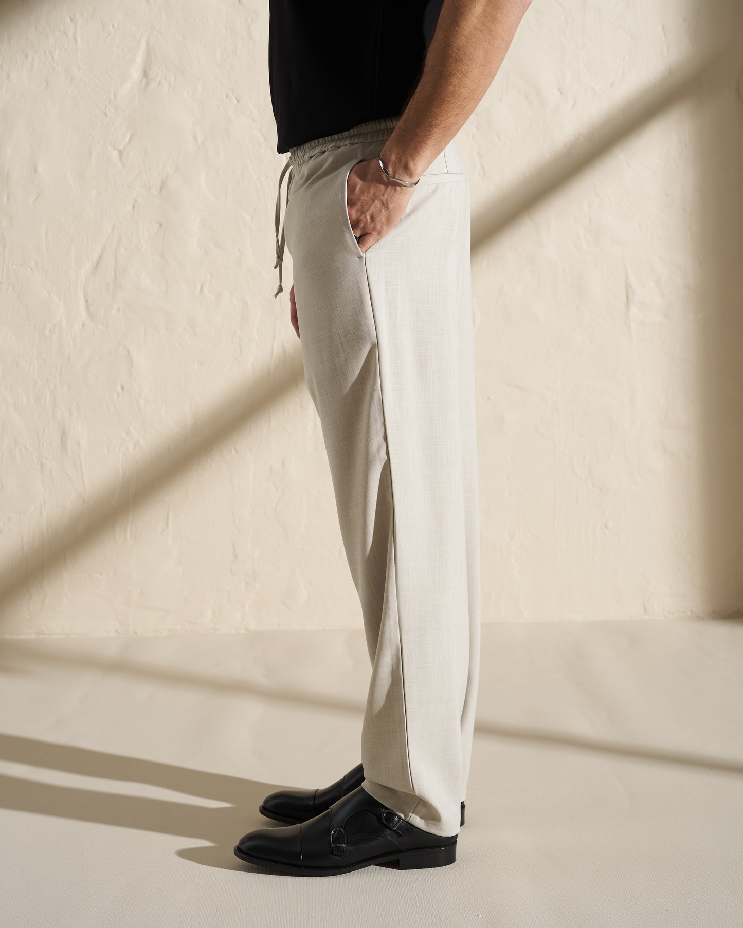 Relaxed Drawstring Trousers – Light Beige