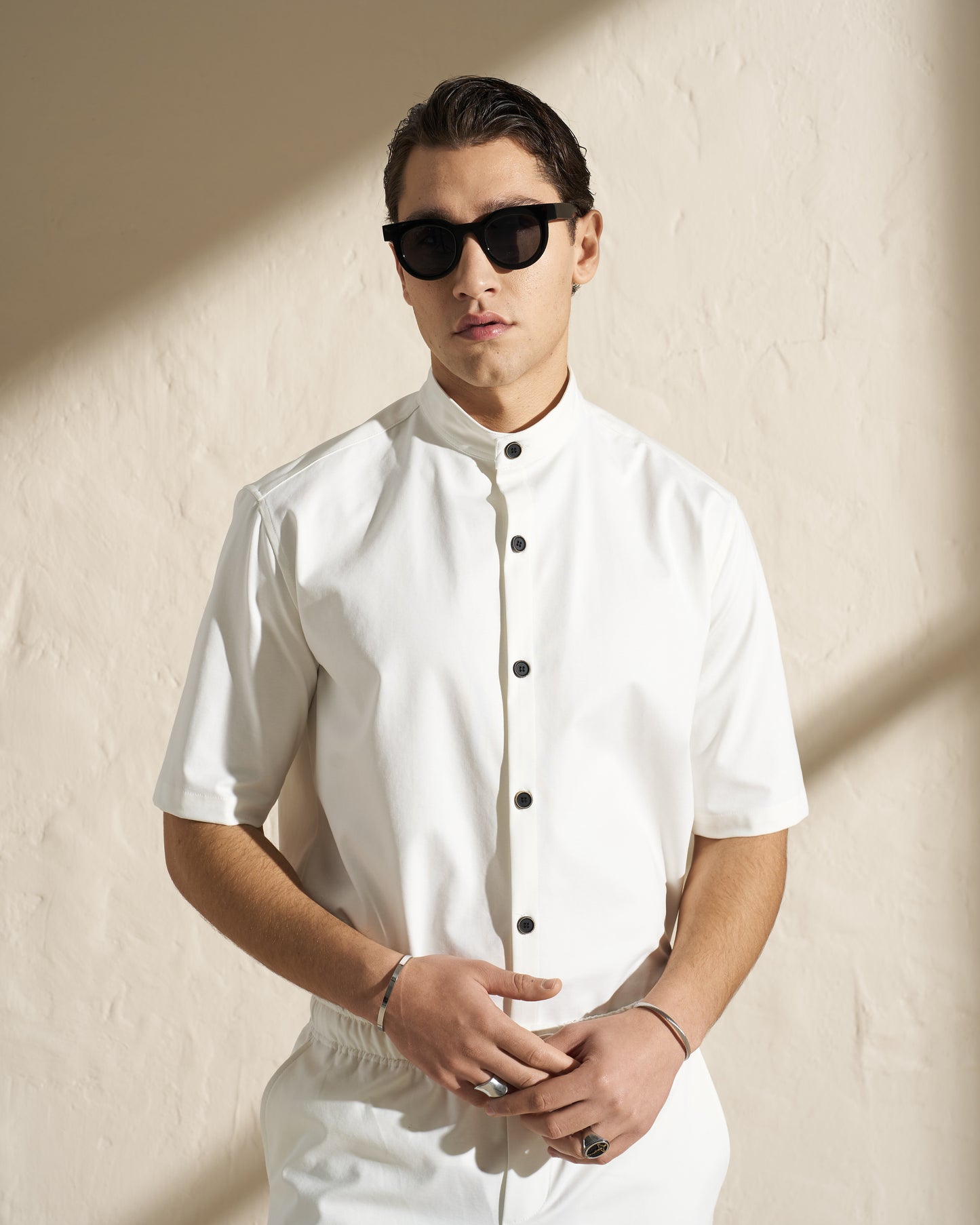 SHORT-SLEEVE MANDARIN COLLAR SHIRT