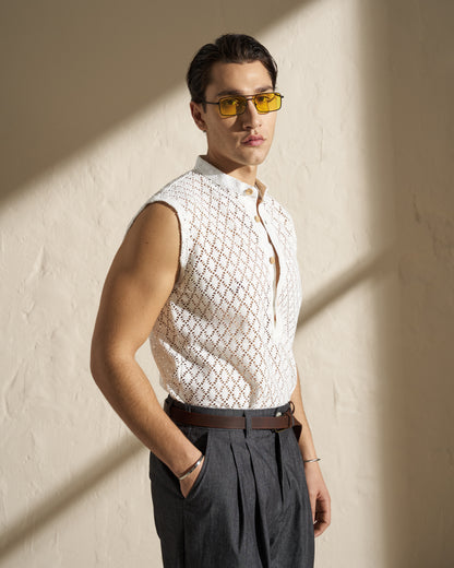 SLEEVELESS TEXTURED KNIT SHIRT