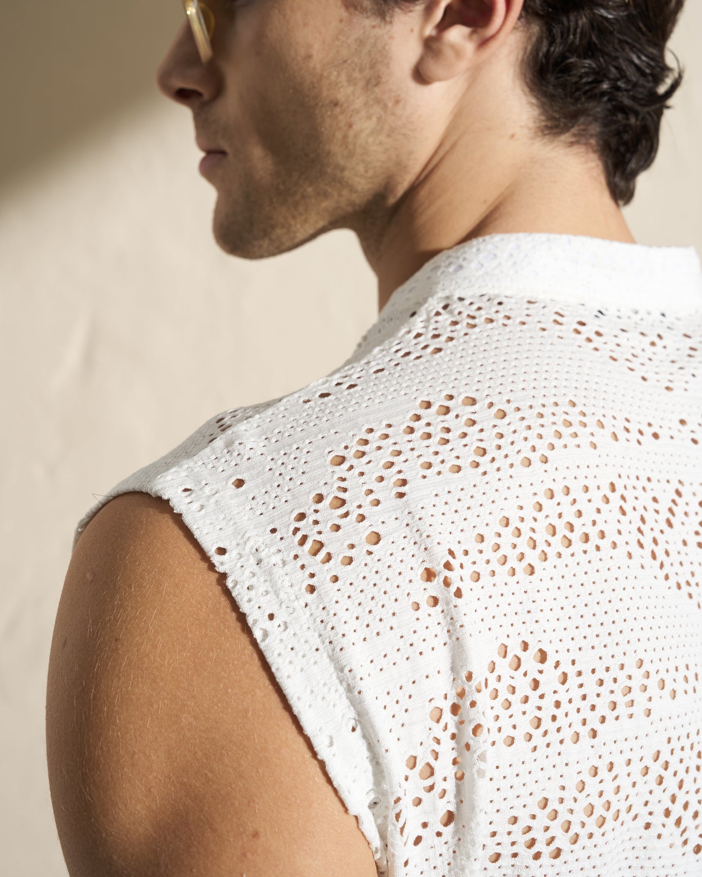 SLEEVELESS PERFORATED SUMMER SHIRT