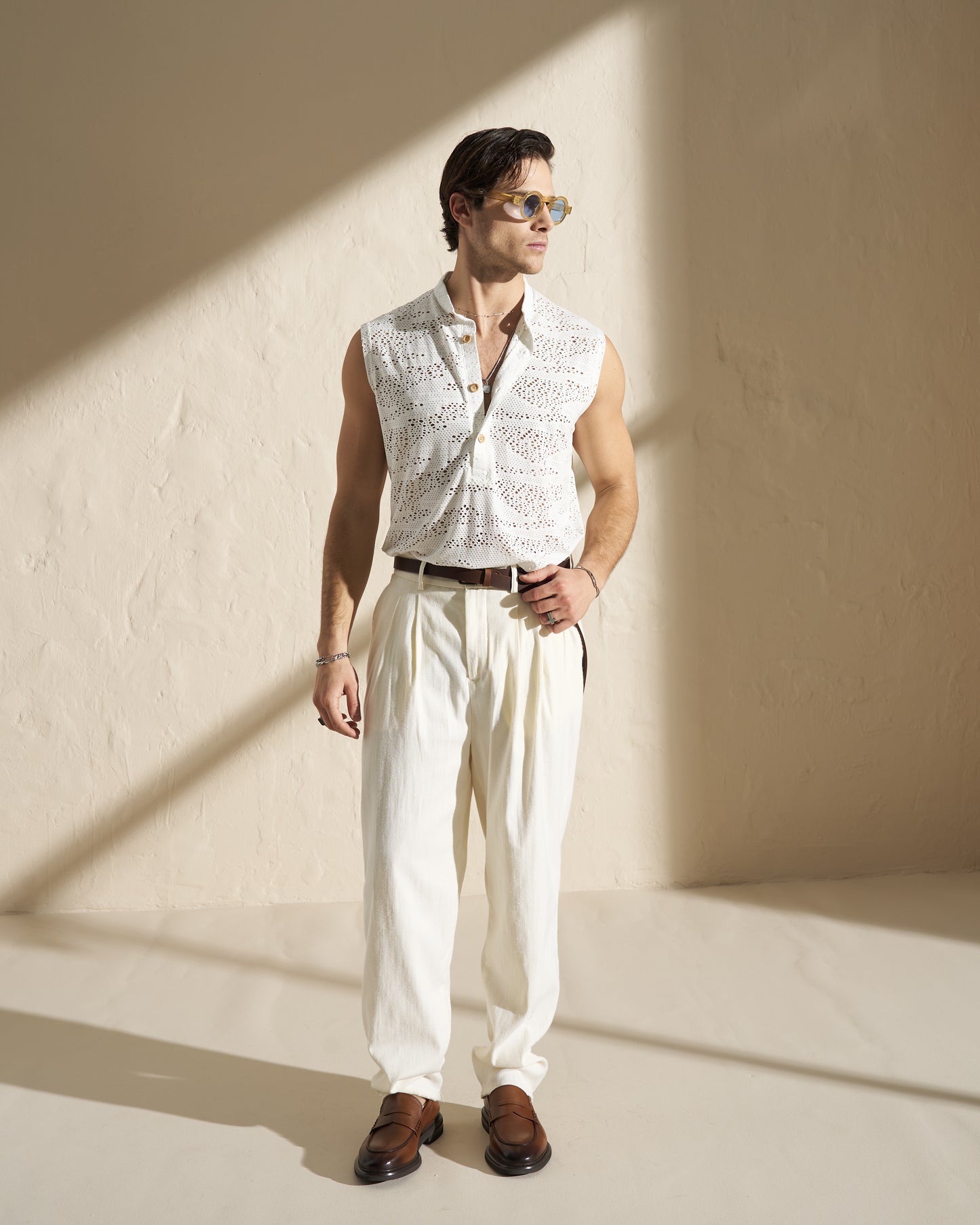 SLEEVELESS PERFORATED SUMMER SHIRT