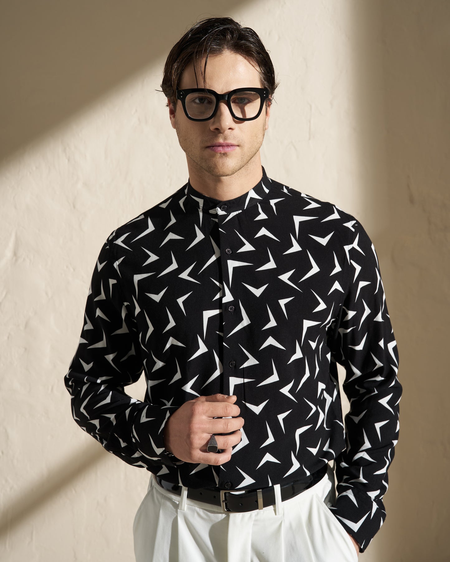 PRINTED MAO COLLAR SHIRT – BLACK & WHITE